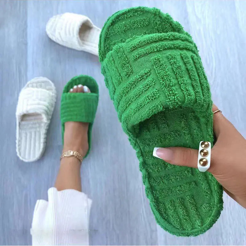 2022 Women's Thick-Soled Fur Slippers with Floral Design