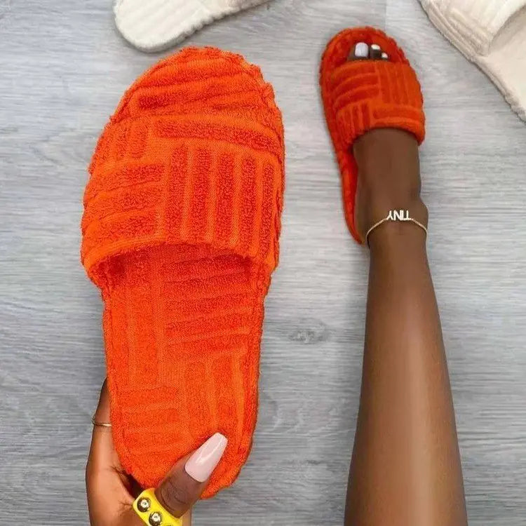 2022 Women's Thick-Soled Fur Slippers with Floral Design